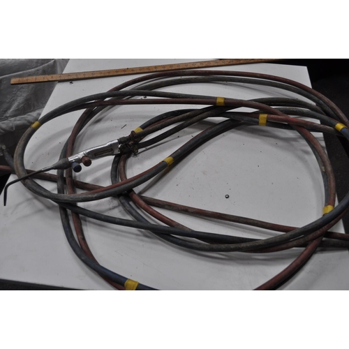 62 - LONG SET OF WELDING LEADS AND HEAD