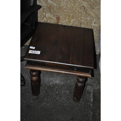 1035 - HARDWOOD SIDE TABLE