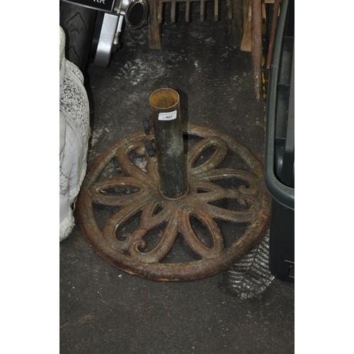 407 - CAST IRON ORNATE PARASOL BASE