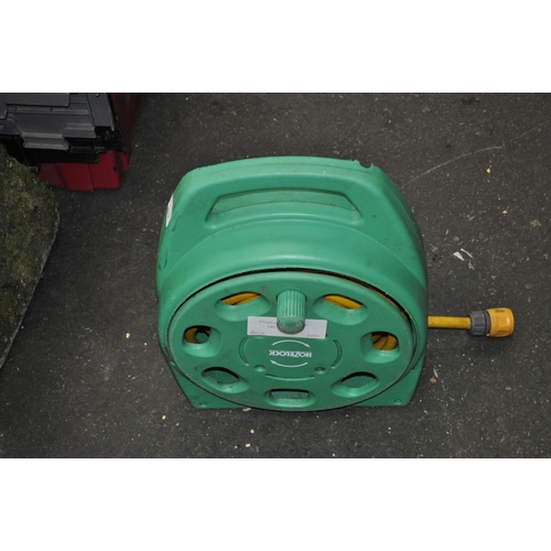 412 - GARDEN HOSELOCK HOSE ON REEL