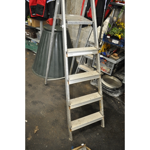 52 - ALUMINIUM 4 TIER FOLDING STEPLADDER