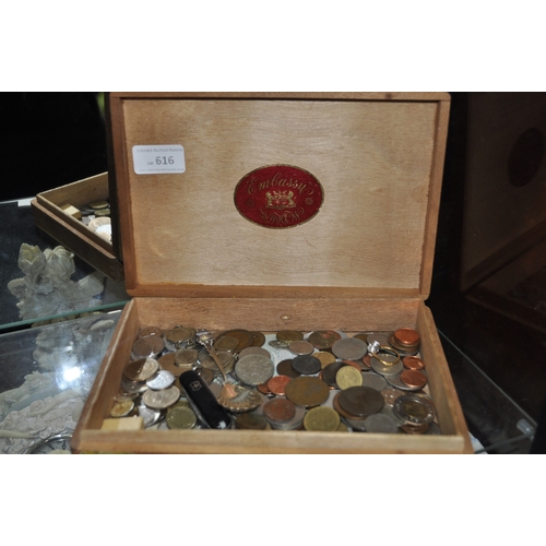 616 - CIGAR BOX OF ASSORTED COINS