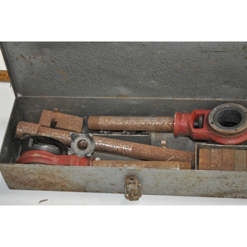 9 - TIN SET OF PIPE BENDERS