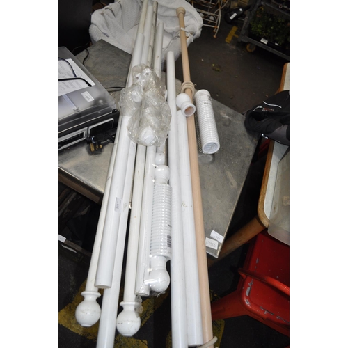 622 - QTY OF CURTAIN POLES AND FIXINGS