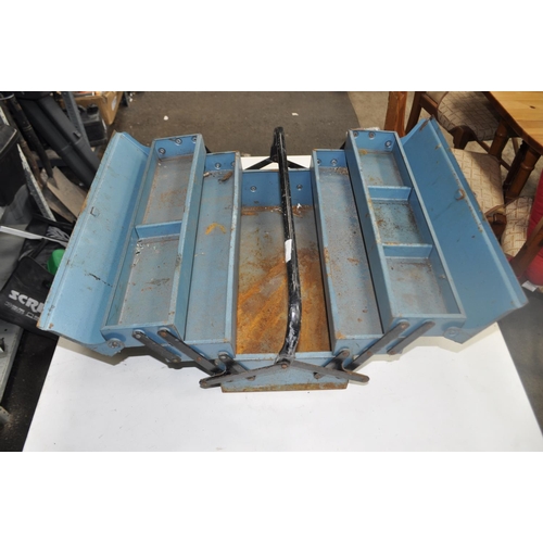 41 - BLUE METAL CANTI-LEVER TOOLBOX