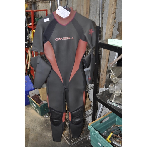 52 - ONEILL FULL WETSUIT WITH DE-TATCHABLE SLEEVES    AS NEW