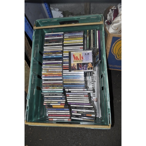 126 - LARGE QTY OF CDS