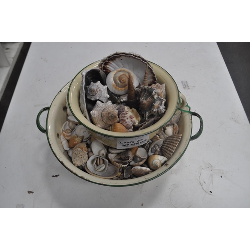 163 - 2 ENAMELD BOWLS OF SEA SHELLS