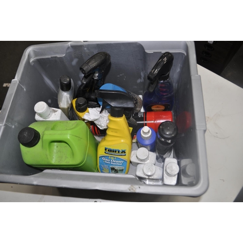 62 - BOX CONTAINING VARIOUS CAR CLEANING ITEMS