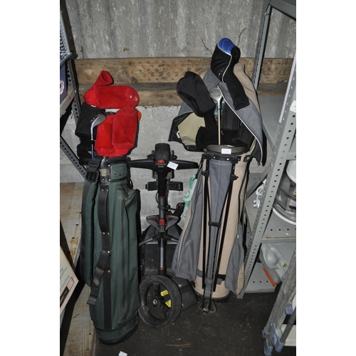 120 - LARGE QTY OF GOLF ITEMS, TROLLEY, GOLF CLUBS AND BAGS