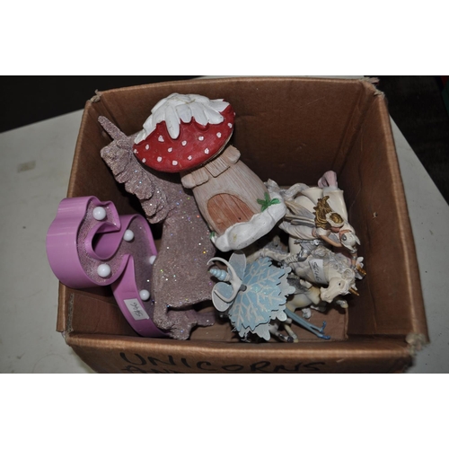 305 - UNICORNS AND FLAMINGO LIGHT