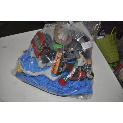 351 - TOMY GULLANE THOMAS TRAIN TRACK