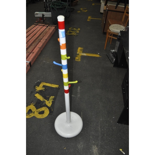 521 - CHILDS COLOURFUL HAT AND COAT STAND