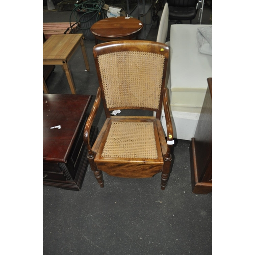 542 - MAHOGANY EDWAFDIAN LATTICE BACK SEAT COMMODE