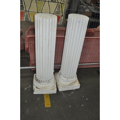570 - 2 WREADED COLUMNS