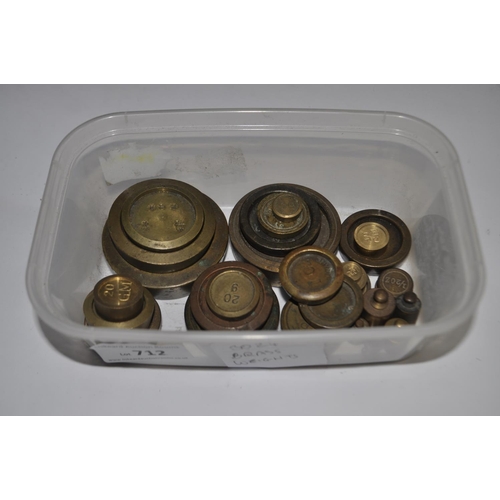 712 - QTY OF BRASS WEIGHTS