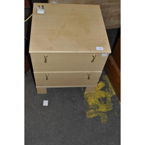 Lot 823       