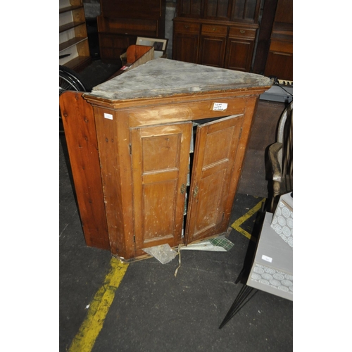 864 - PINE 2 DOOR CORNER CABINET