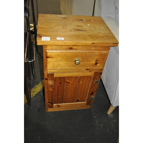 885 - PINE BEDSIDE CABINET