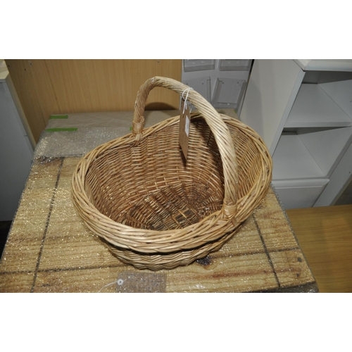 890 - WICKER BASKET