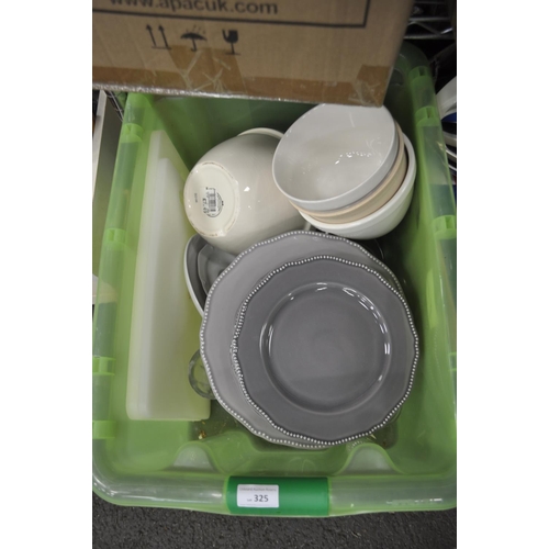 325 - LARGE BOX OF DINNER PLATES, SIDE PLATES AND PUDDING BOWLS