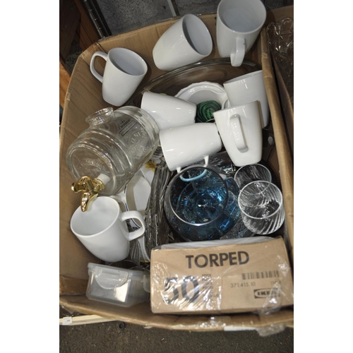 326 - LARGE BOX OF ASSORTED GLASSWARE, MUGS, GLASS PLATES