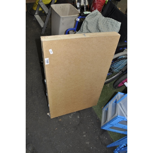 142 - FOLDABLE CARBOOT/ PASTING TABLE