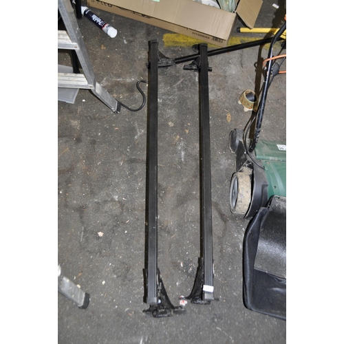 147 - A SINGLE PAIR OF CAR ROOF RACKS IN BLACK