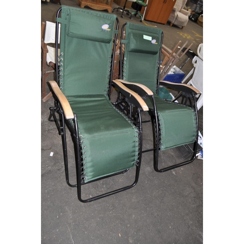 165 - PAIR OF GREEN SUN COAST FOLDING LOUNGER CHAIRS IDEAL FOR FISHING OR SUNBATHING