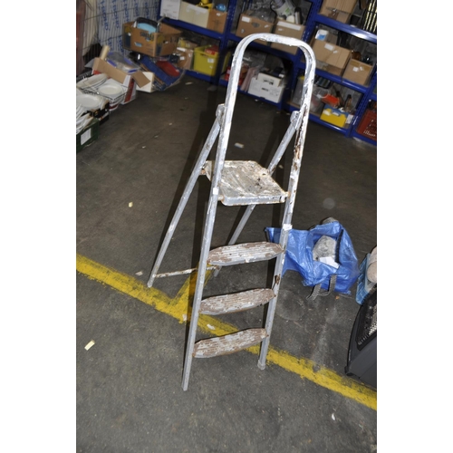 176 - FOUR TEIR ALIMINUIM STEP LADDER