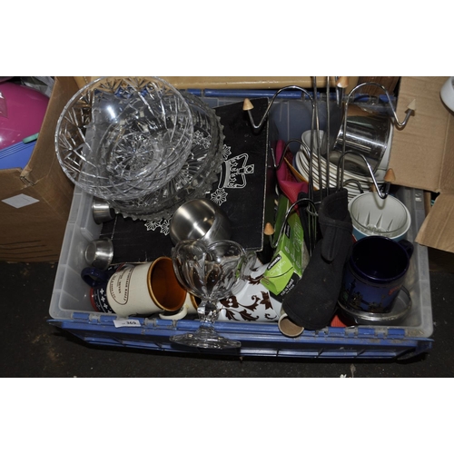 369 - BOX OF ASST STAINLESS STEEL KITCHEN ITEMS INC JUGS, POTS, MUGS AND GASS BOWLS