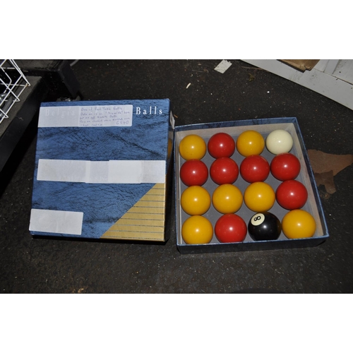 380 - BOXED SET OF POOL BALLS COMPLETE