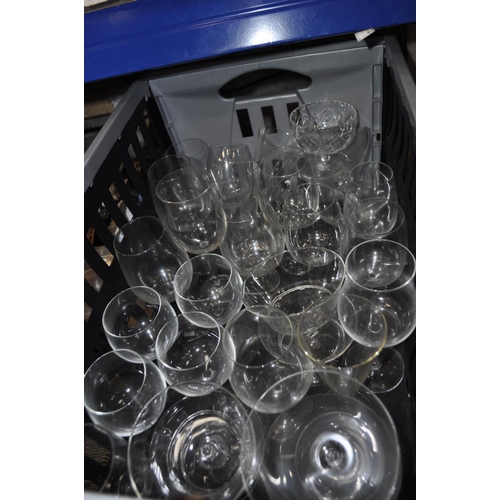 368 - FOLDING CRATE OF WINE GLASSES ETC