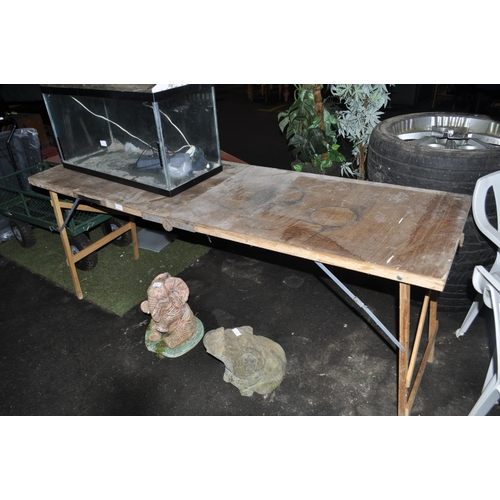 101 - CAR BOOT/ PASTING TABLE