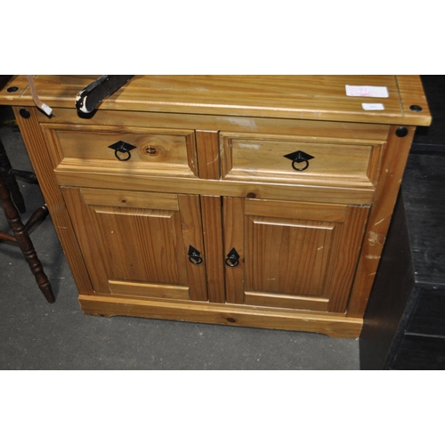 662 - MEXICAN PINE 2 DRAWER 2 DOOR SIDEBOARD