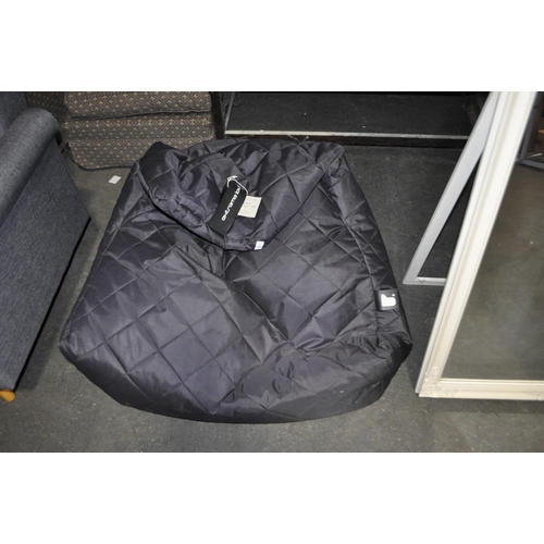 665 - BLACK GAMING BEANBAG