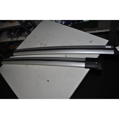 104 - CAR ROOF RACKS