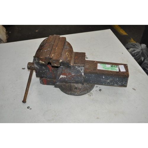 42 - RECORD HEAVY DUTY BENCH VICE