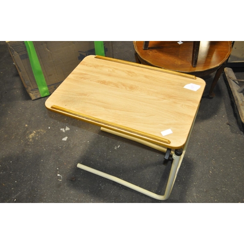 570 - LAP TABLE