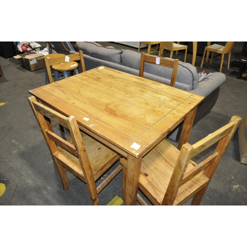 571 - SMALL WOODEN DINING TABLE AND 4 CHAIRS