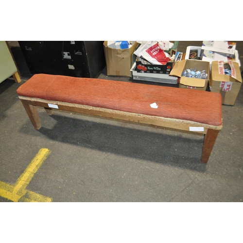 573 - LONG WOODEN PEW / BENCH