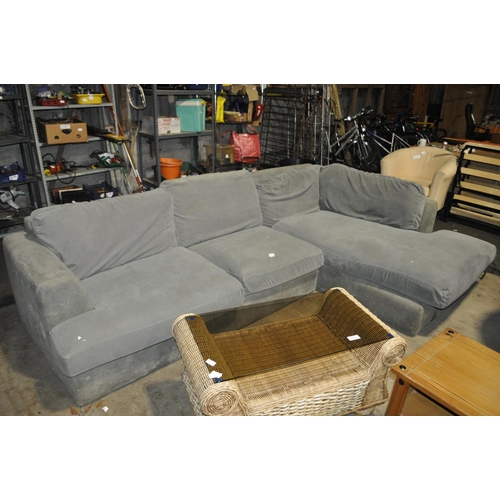 578 - LARGE GREY CORNER SOFA VERY COMFY