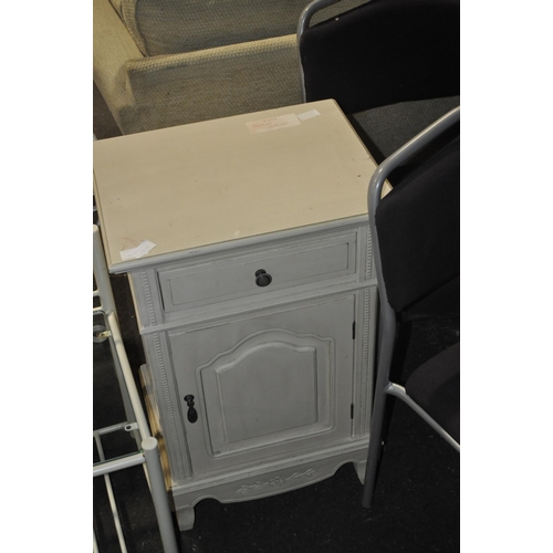 625 - WHITE PAINTED BEDSIDE CABINET