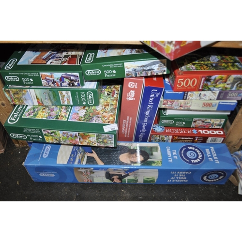 202 - 14  X BOXED MIXED JIGSAW PUZZLES INC. RAVENSBERGER, MAPS AND AIRPLANE PUZZLES AND A BOXED PUZZLE ROL... 