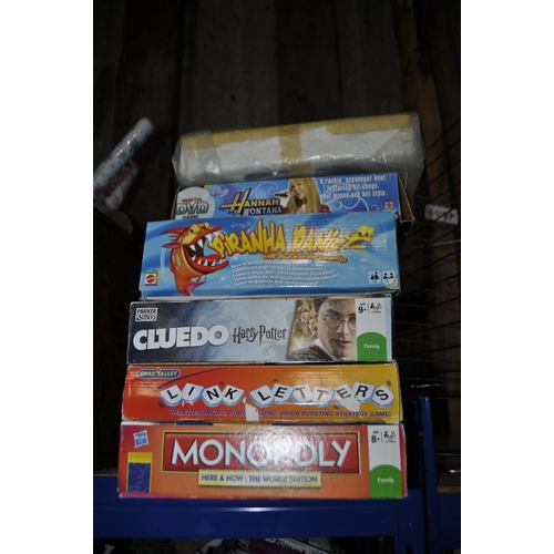 266 - SELECTION OF MIXED GAMES INC. MONOPOLY HERE AND NOW, CLUEDO HARRY POTTER VERSION AND A QUANTITY OF M... 