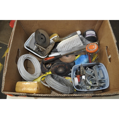 14 - BOX OF MIXED TOOL ACCESSORIES INC. CIRCULAR SAW BLADES, HAMMER, BRUSHES ETC.