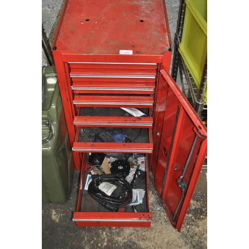 73 - SNAP-ON 8 DRAWER TOOL CHEST IN GOOD WORKING ORDER CONTAINING VARIOUS BITS AND PIECES. 24