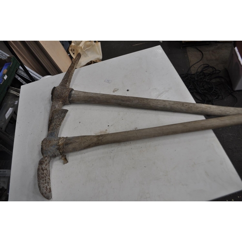 77 - MATTOCK AND PICK-AXE IN GOOD USEABLE CONDITION, HANDLES IN GOOD CONDITION