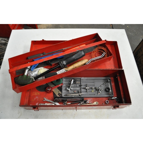 87 - SNAP-ON PORTABLE TOOL CHEST WITH INTERNAL TRAY, 18.5