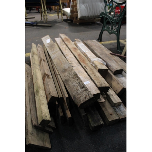 151 - SELECTION OF MIXED TIMBER INC 2 X 2, 3 X 2, 4 X 2 MOST OVER A METRE